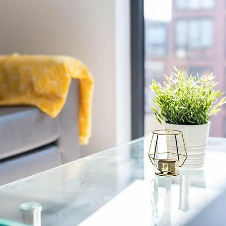 New Build - 2 Bed Luxury Spacious Modern Apt - Roof Top Terrace - Digbeth, Centre - Free Netflix & Smart Tv * Birmingham