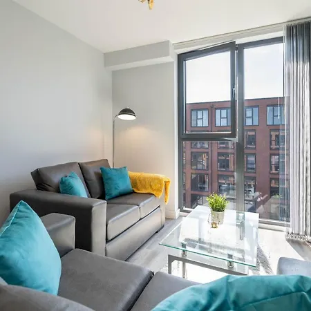 Apartment New Build - 2 Bed Luxury Spacious Modern Apt - Roof Top Terrace - Digbeth, Centre - Free Netflix & Smart Tv *